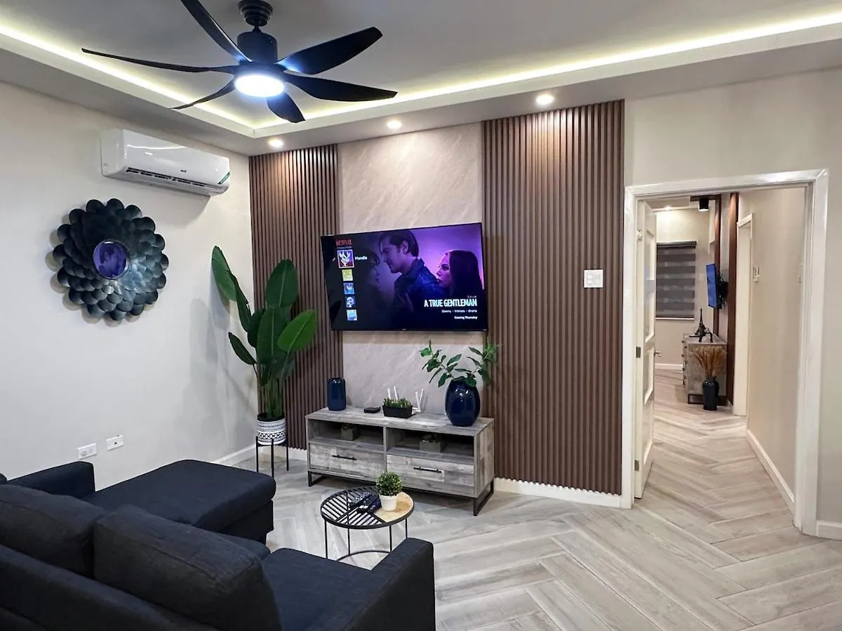Modern And Cozy 1Br Condo In Kgn location